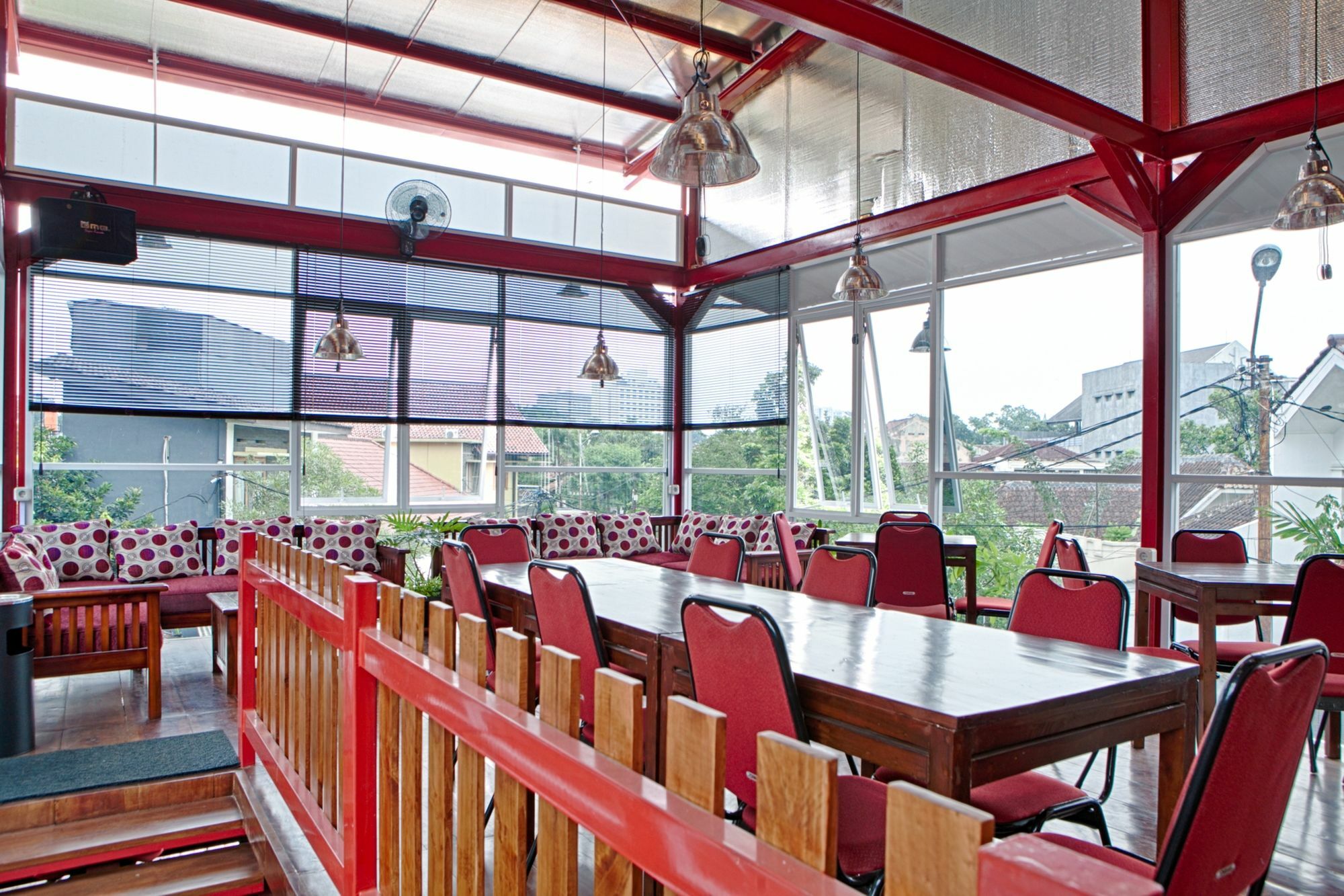 Reddoorz Plus Near Riau Street バンドゥン エクステリア 写真